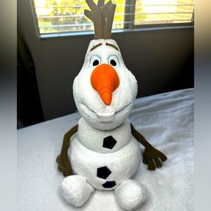 ⛄️ Olaf Plush Disney Store
